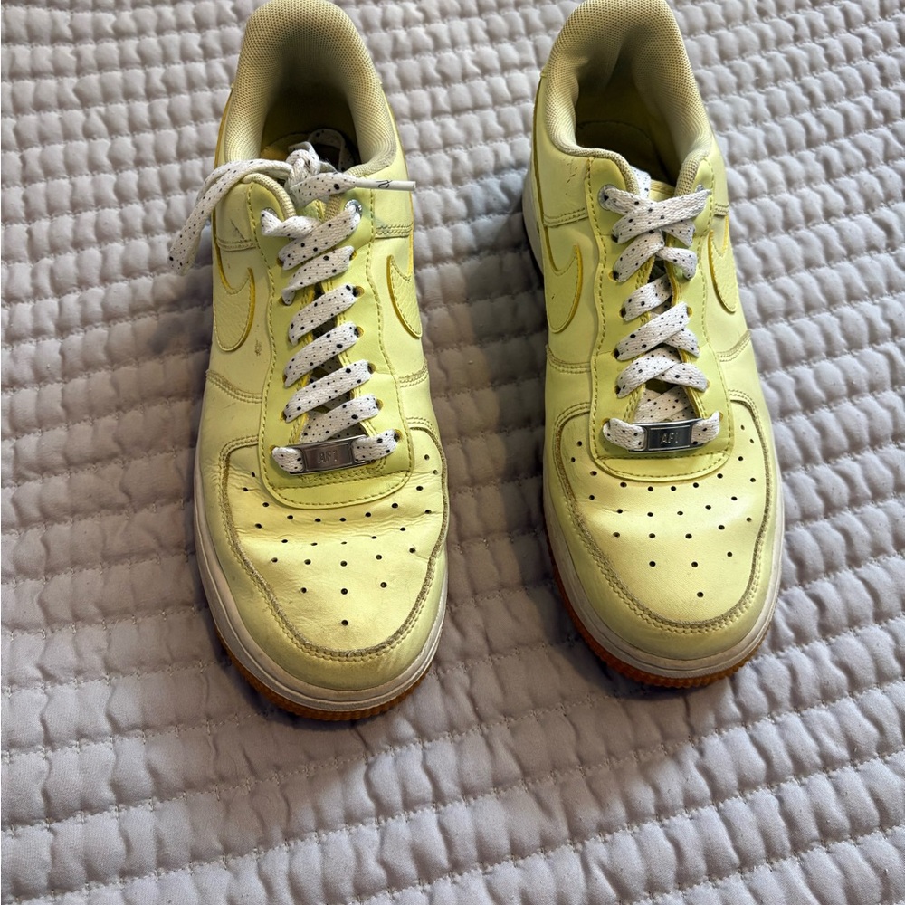 Nike Air Force 1 Yellow Sneakers